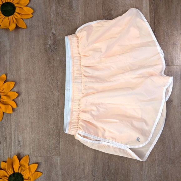 Fabletics dolphin shorts, med - Picture 1 of 3